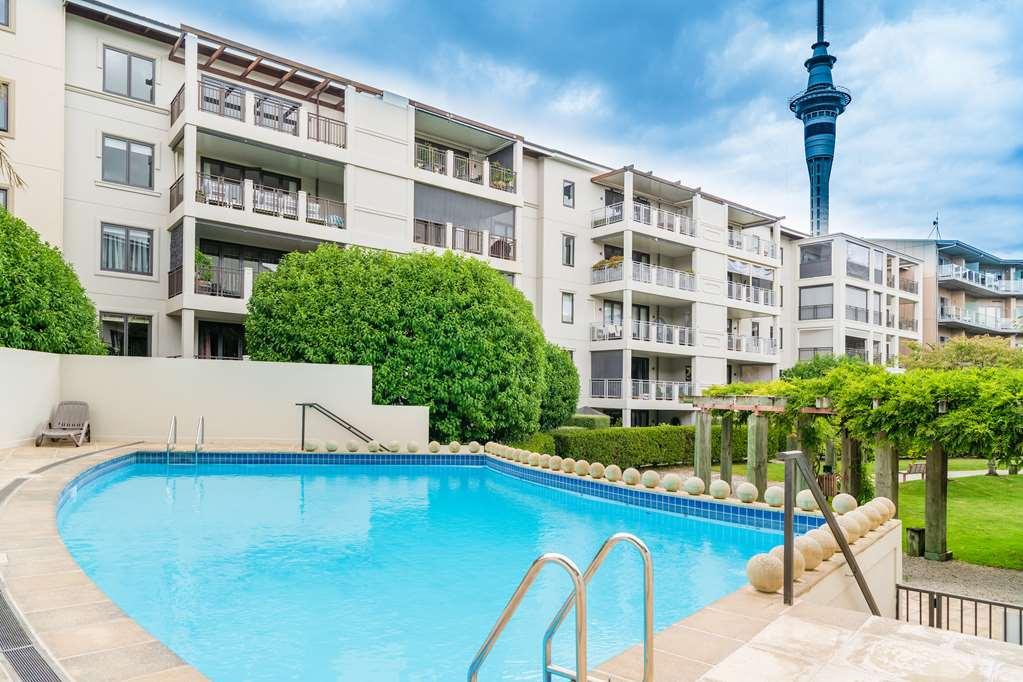 ホテル Ohtel オークランド 設備 写真 The swimming pool at the complex