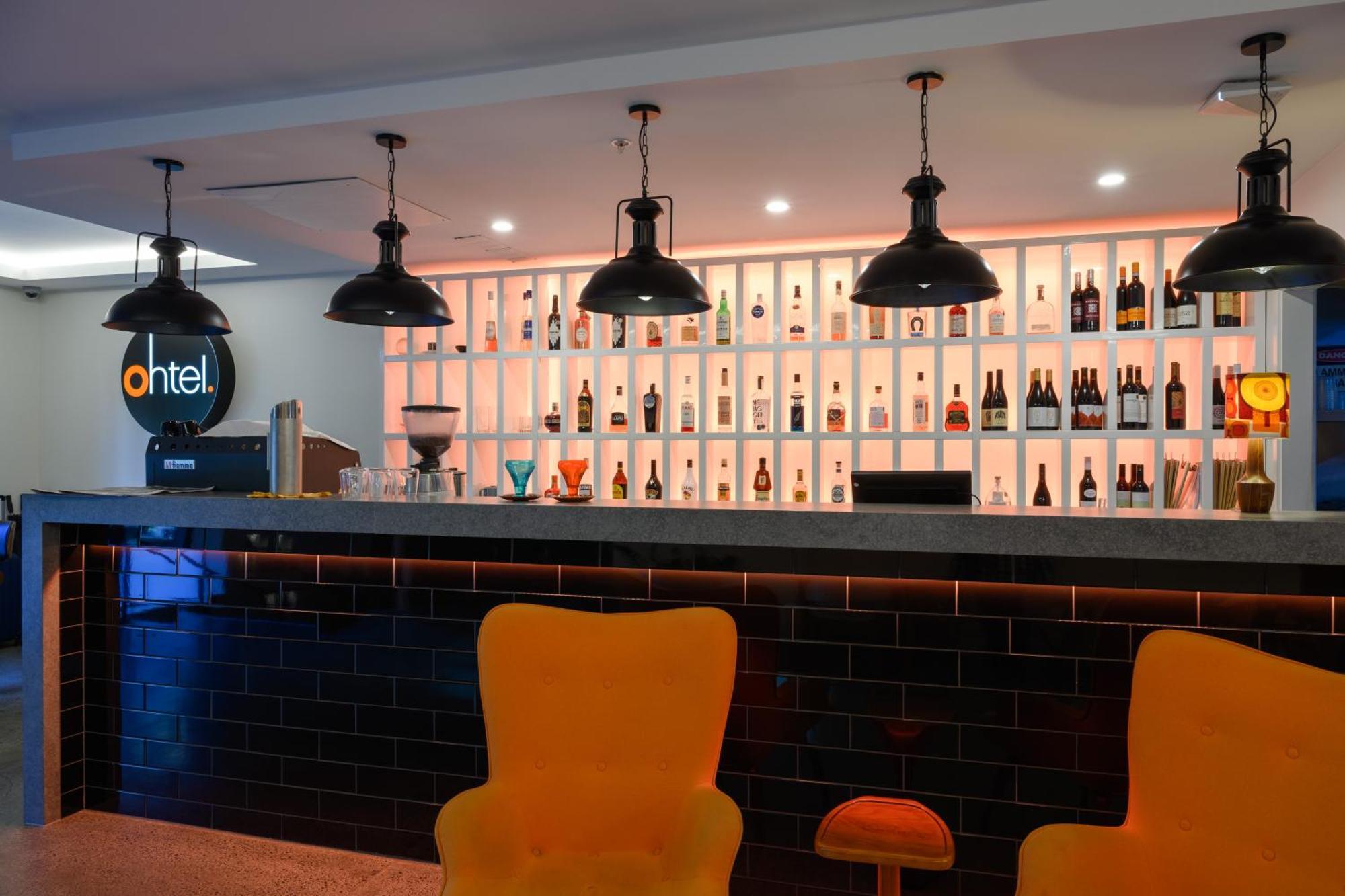 ホテル Ohtel オークランド エクステリア 写真 The bar at the hotel