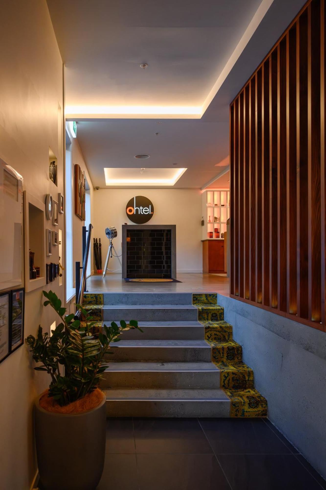 ホテル Ohtel オークランド エクステリア 写真 Entrance to the hotel